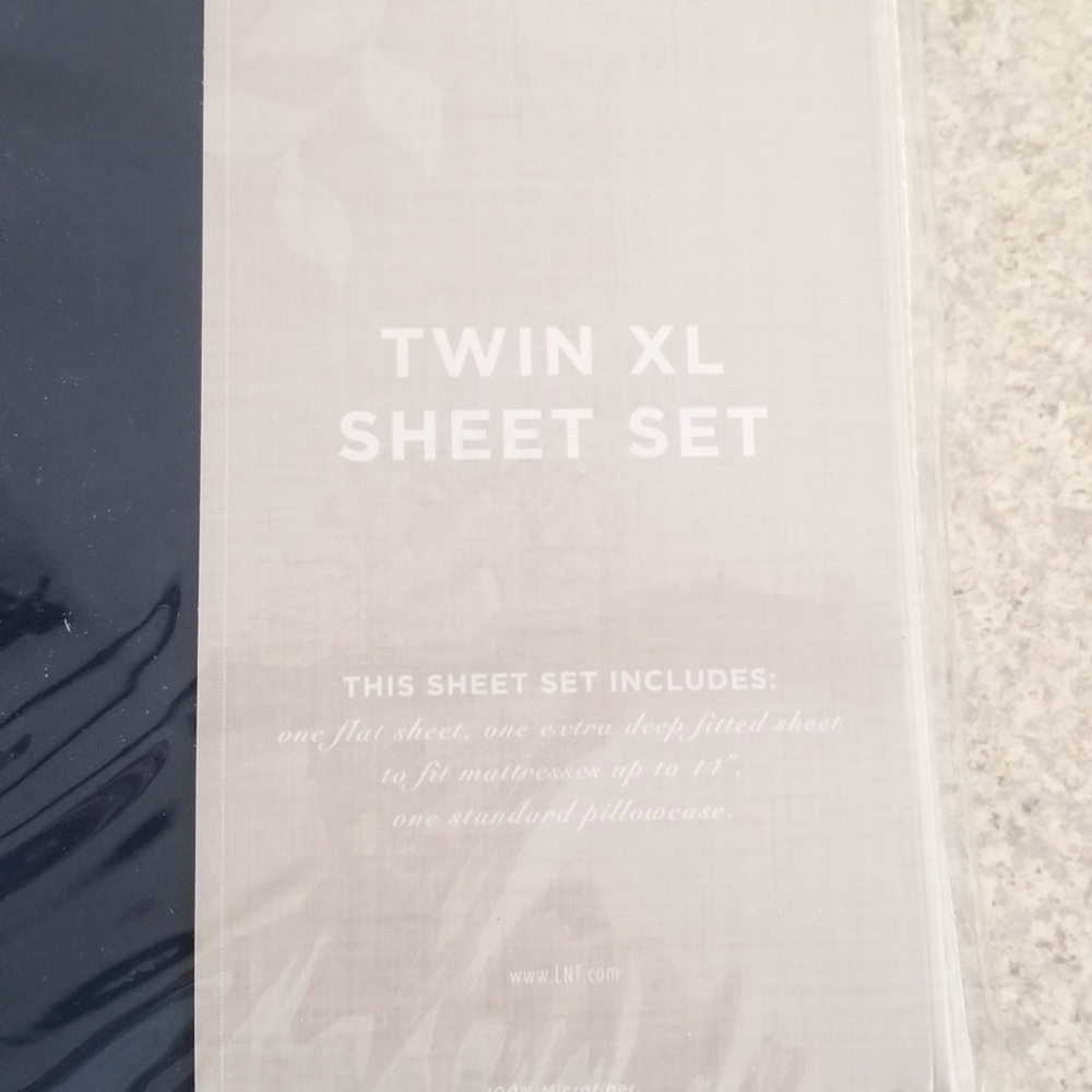 Twin XL Blue Sheets